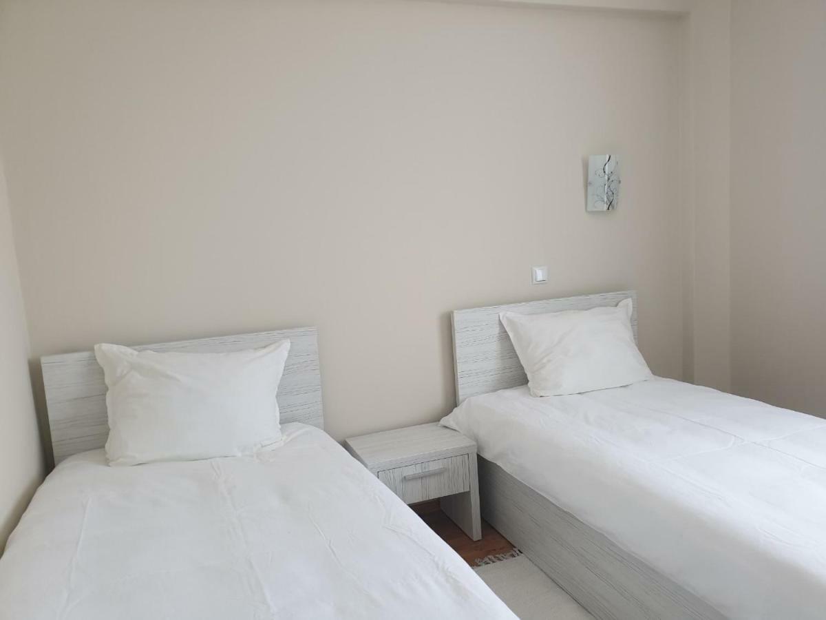 Hiora Apartments Vasiliko Țarevo Exterior foto