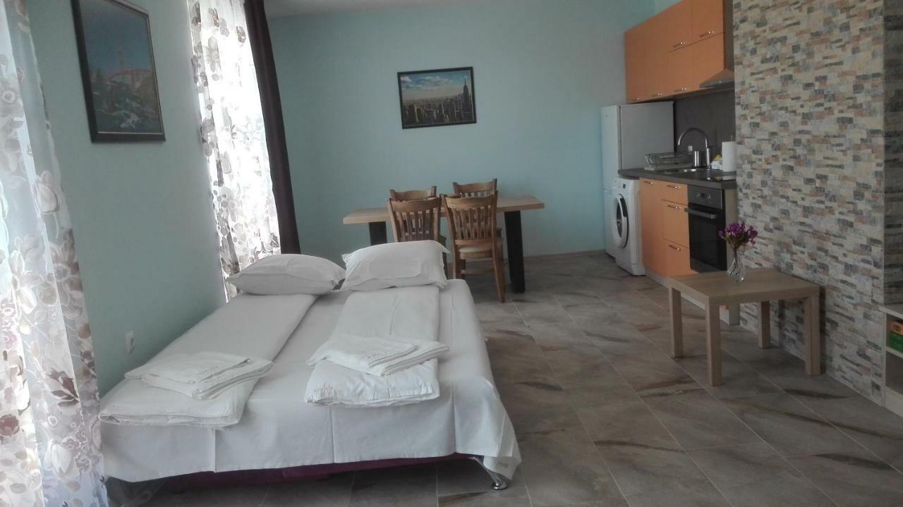 Hiora Apartments Vasiliko Țarevo Exterior foto
