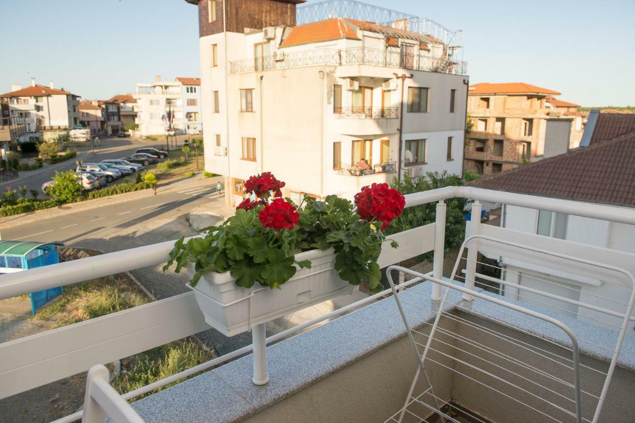 Hiora Apartments Vasiliko Țarevo Exterior foto