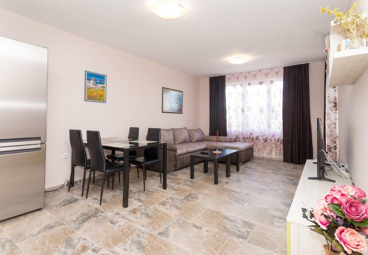 Hiora Apartments Vasiliko Țarevo Exterior foto