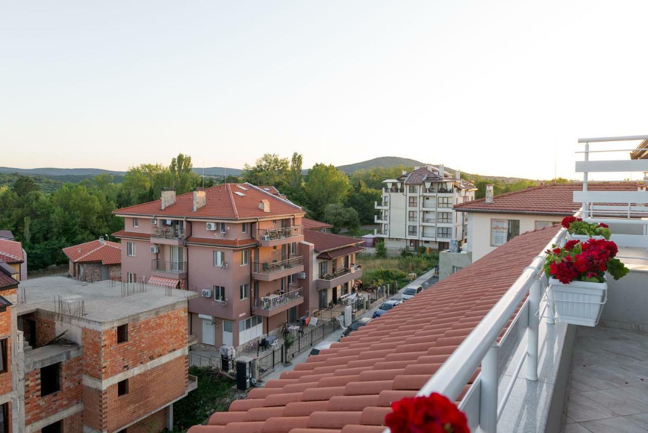 Hiora Apartments Vasiliko Țarevo Exterior foto